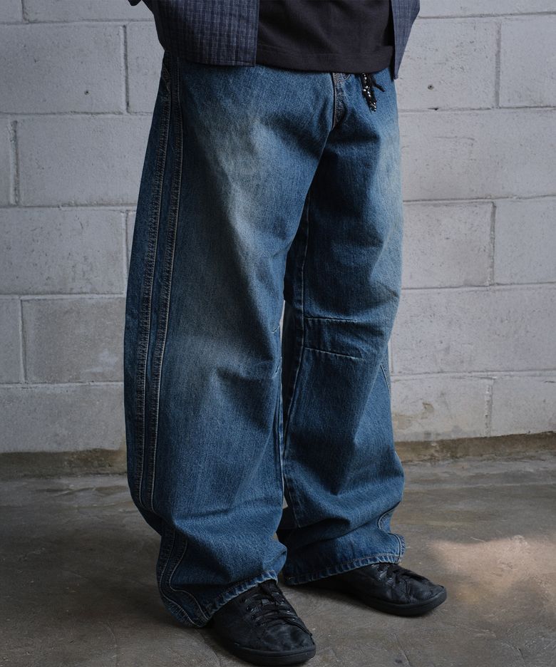 WIDE CURVED DENIM PANTS (WASHED DARK BLUE)