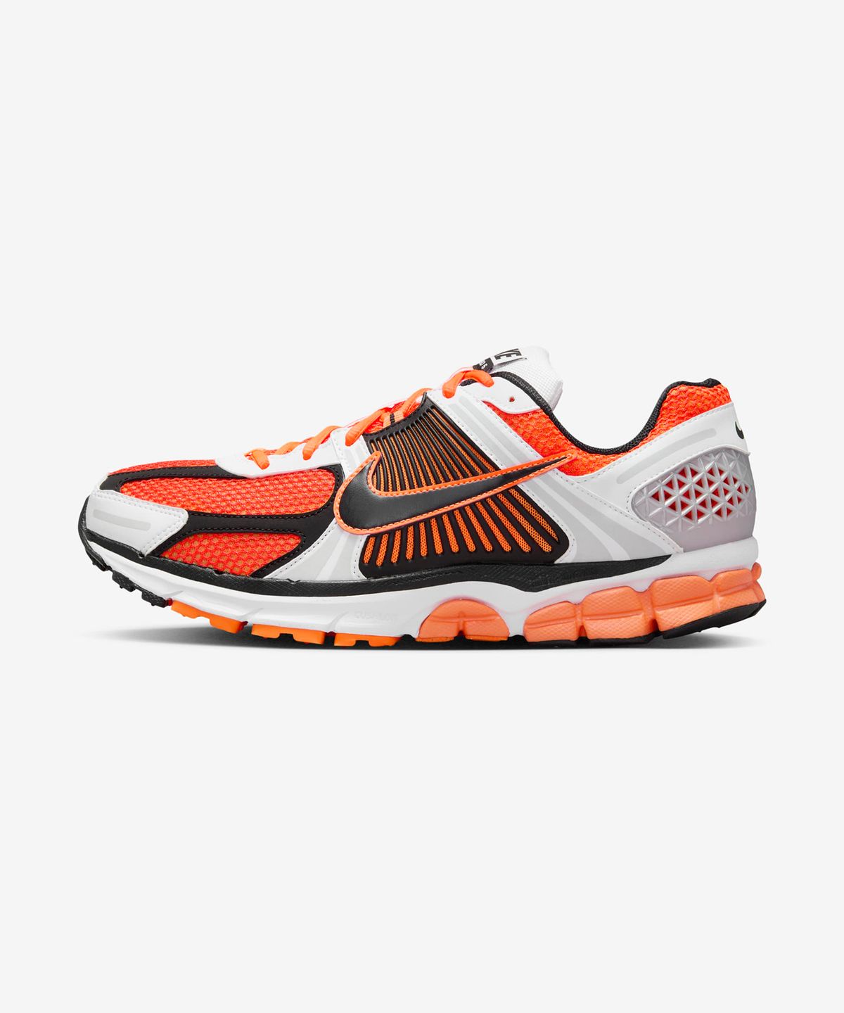 나이키(NIKE) 줌 보메로 5 - 토탈 오렌지:화이트:메탈릭 플래티넘:블랙 / FB9149-800