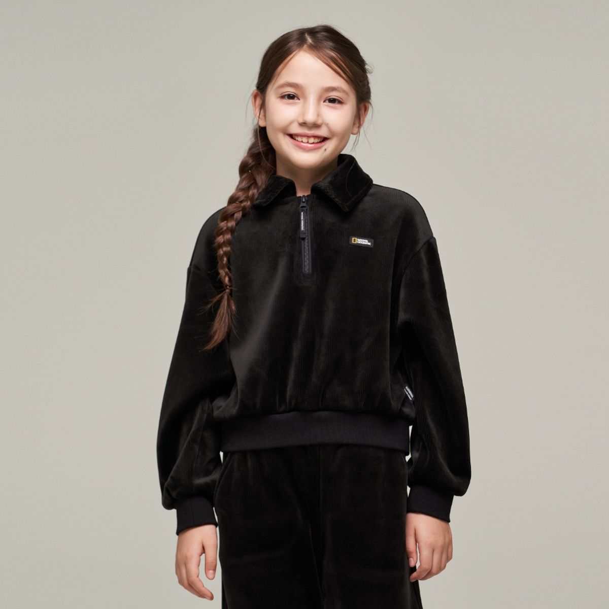내셔널지오그래픽 키즈(NATIONAL GEOGRAPHIC KIDS) K244GSW930 코듀로이 크롭 반집업 맨투맨 CARBONBLACK