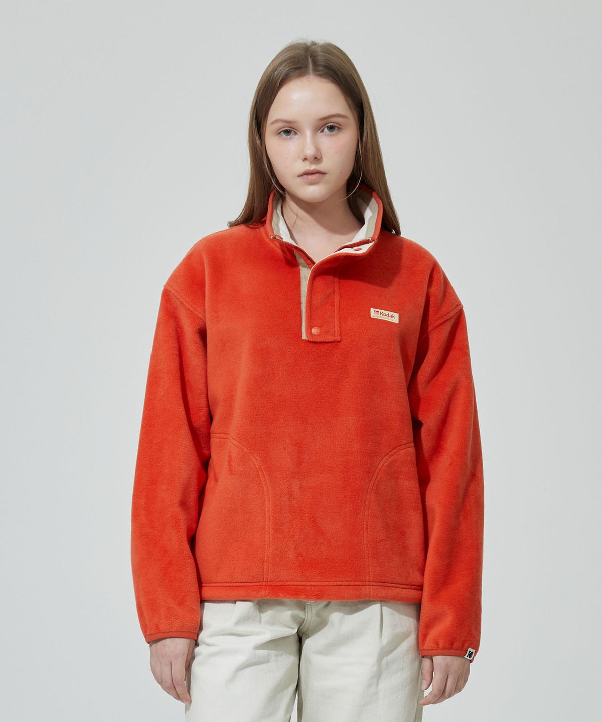 코닥(KODAK) 코다크롬 세미오버핏 스탠넥 반집업 플리스 ORANGE