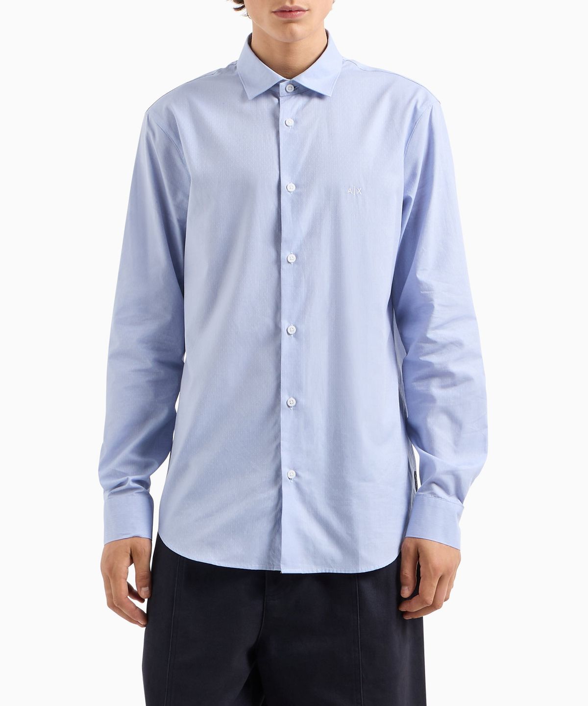 아르마니 익스체인지(ARMANI EXCHANGE) 남성 도트 패턴 자수 로고 셔츠_라이트 블루 A414320007