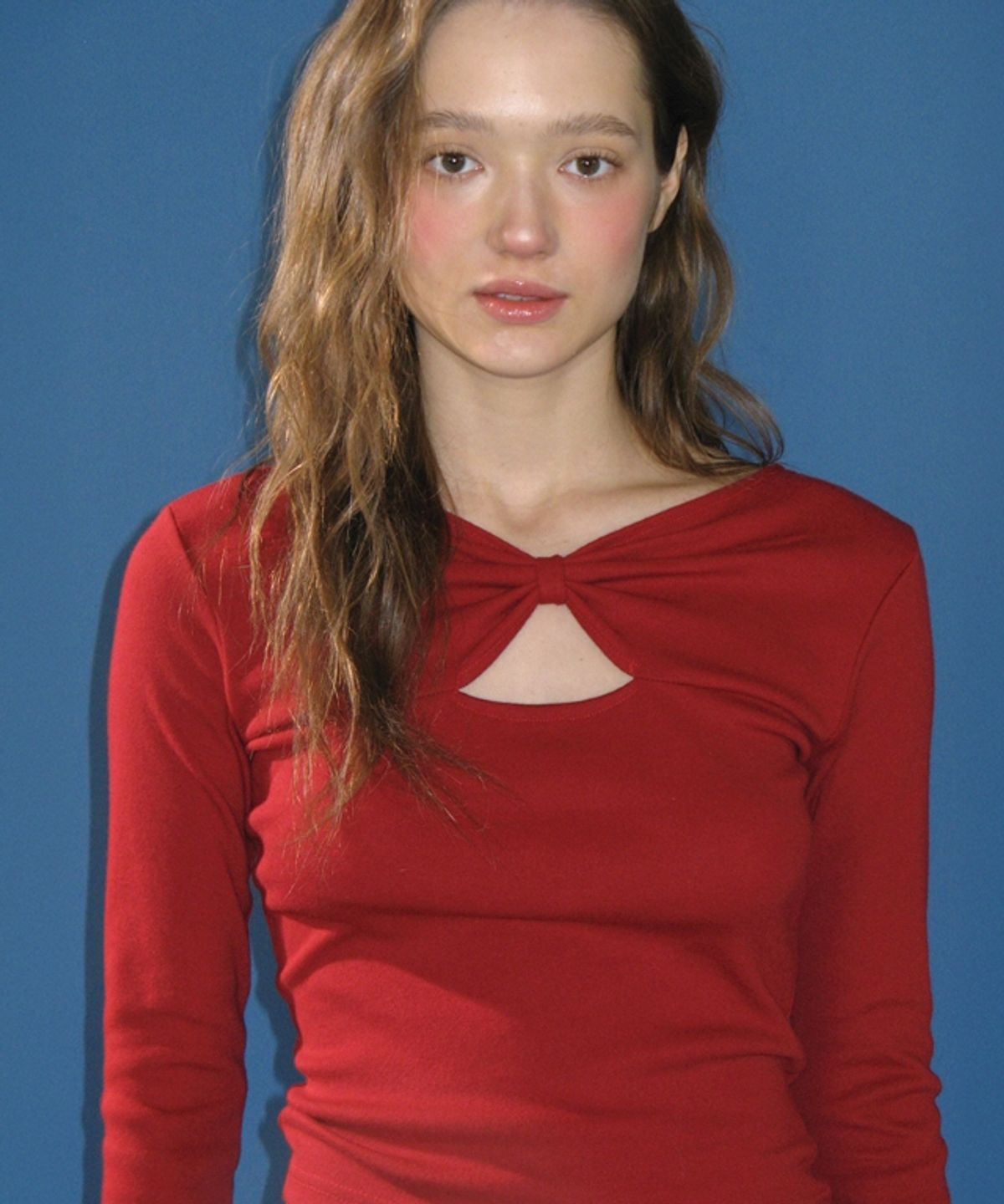 론론(RONRON) KNOT RIBBON SLIT LONG SLEEVE RED