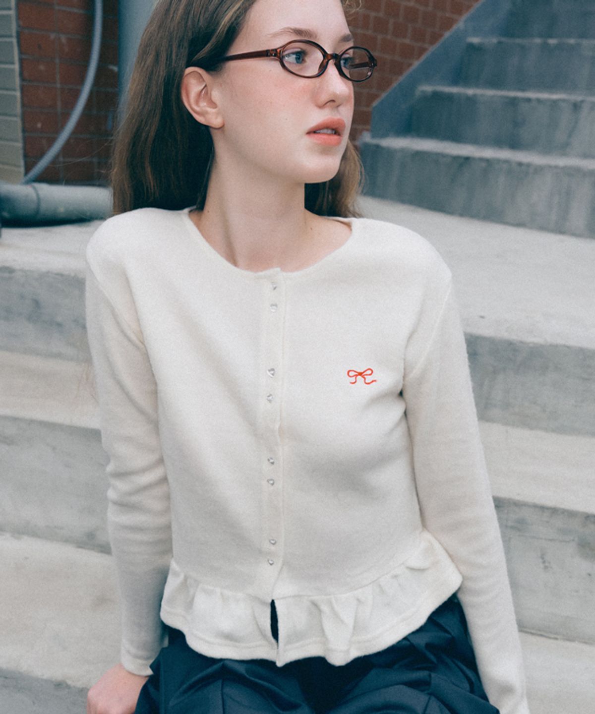 론론(RONRON) DOUBLE HEART BUTTON FRILL ANGORA CARDIGAN CREAM
