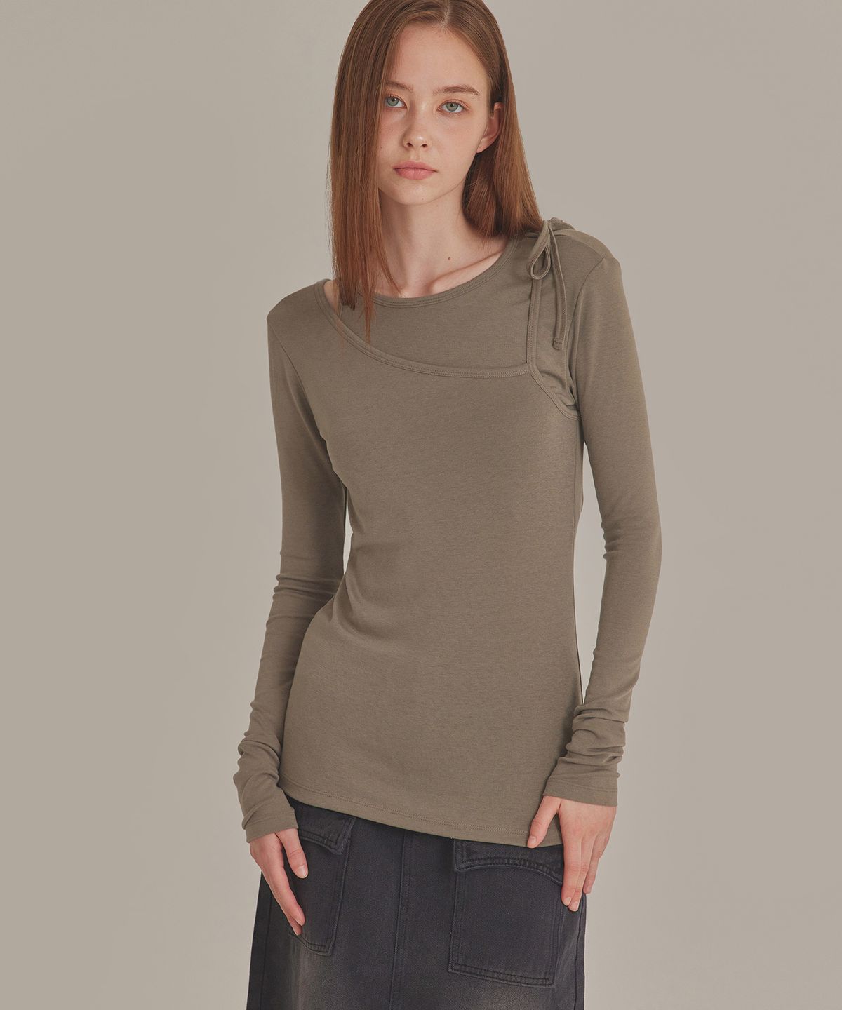 탑걸(TOPGIRL) TIE SHOULDER PANNEL LAYERED TOP_T426TP107