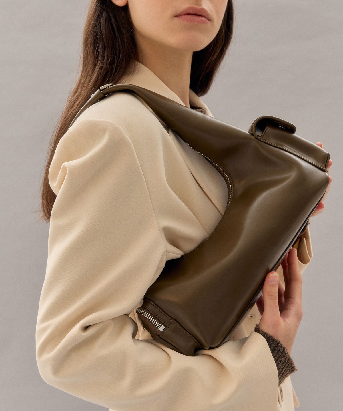 코이무이(KOIMOOI) Pocket Hobo Bag Small (Khaki Brown)