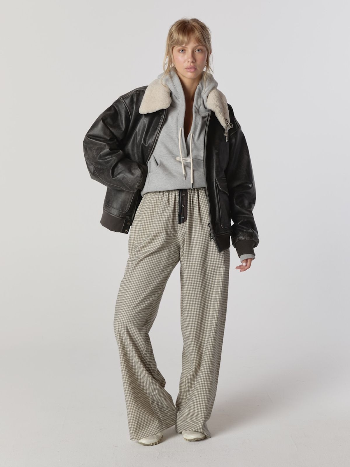 글로니(GLOWNY) HOMEBODY BUTTON PANTS (BROWN)