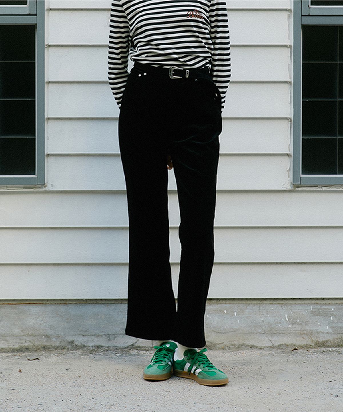 그린버터(GREENBUTTER) Corduroy Semi Boot-Cut Pants (Black)