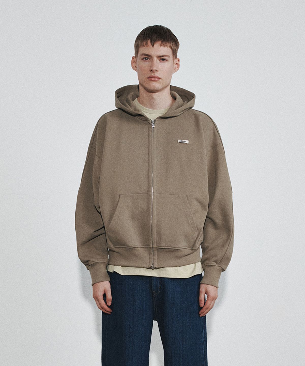 호이테(HEUTE) HET HOODIE ZIP-UP SWEATSHIRT (KHAKI)