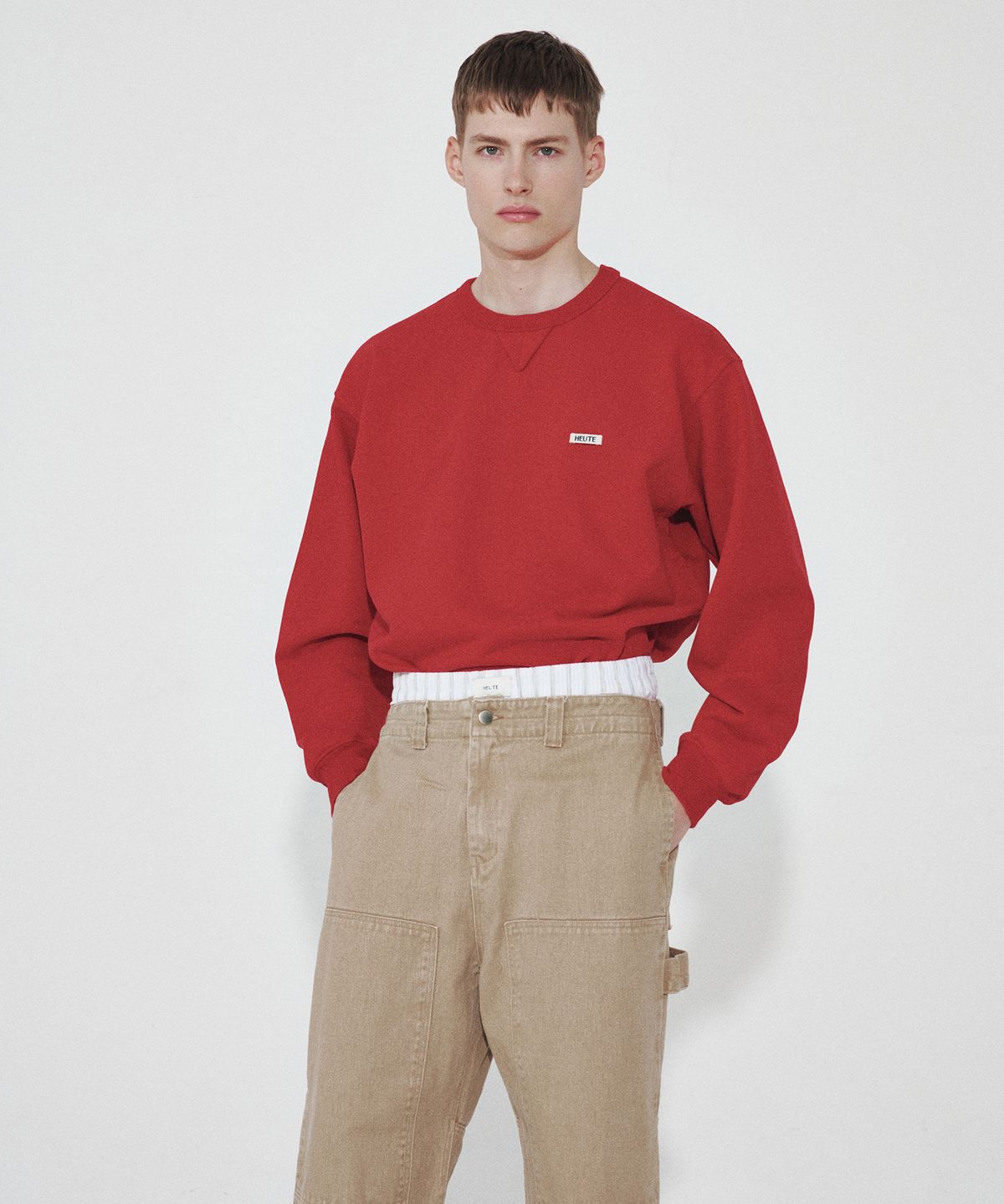 호이테(HEUTE) HEUTE SWEATSHIRT (RED)