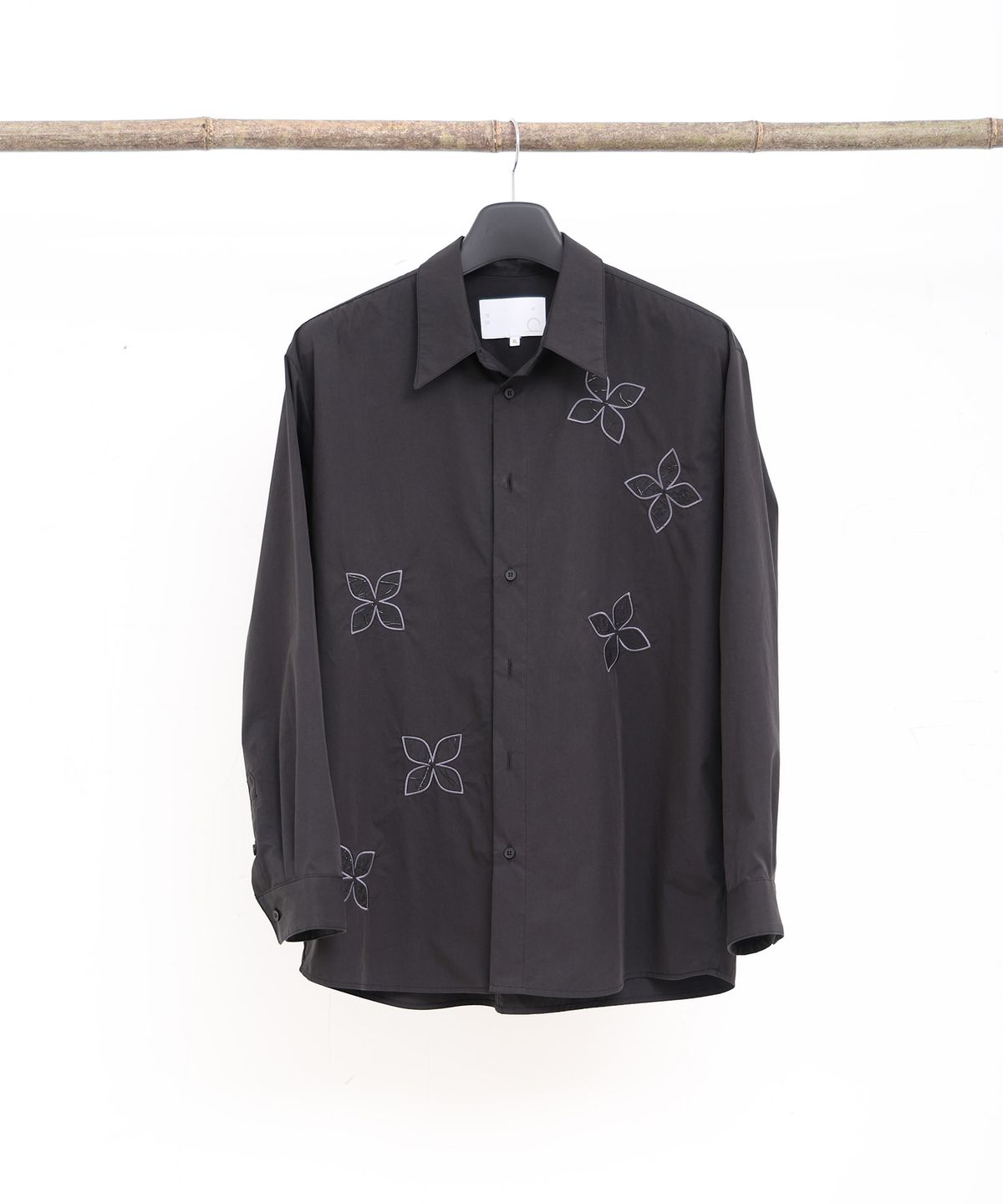 음양(EYC) Dancing flower shirt (black)