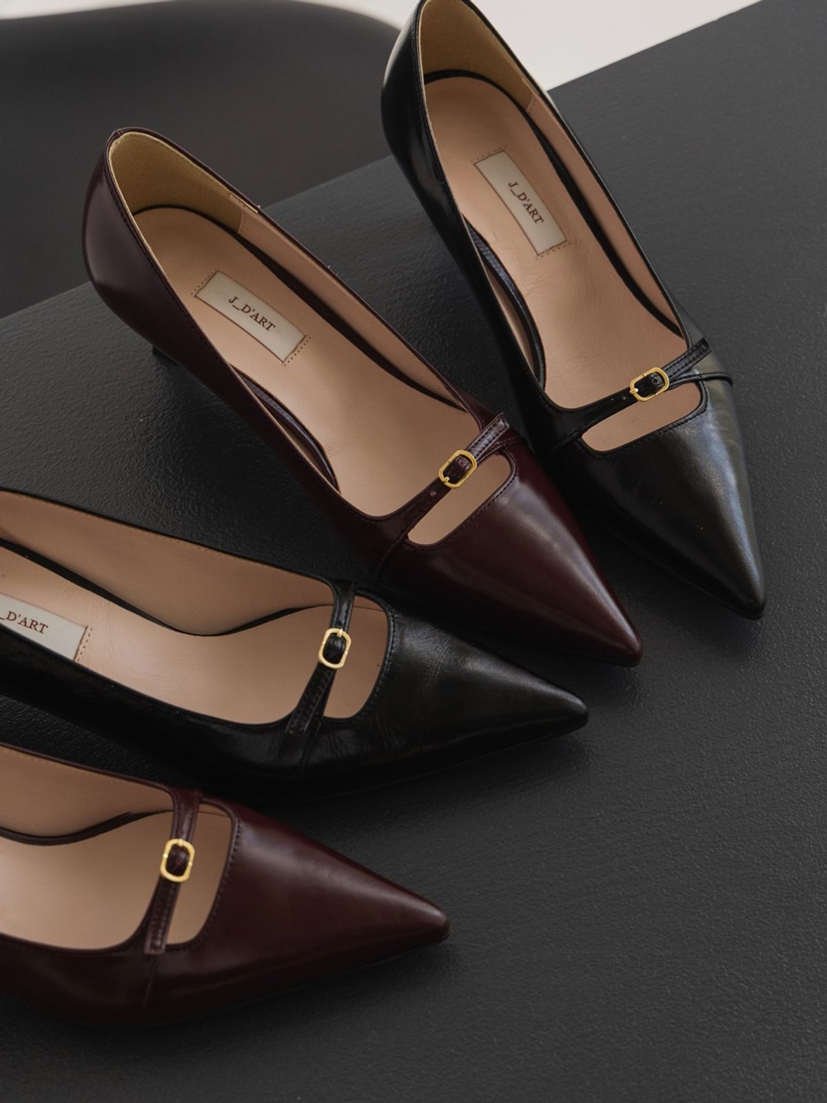 쥬다르(JEU DART) jane gold pumps black