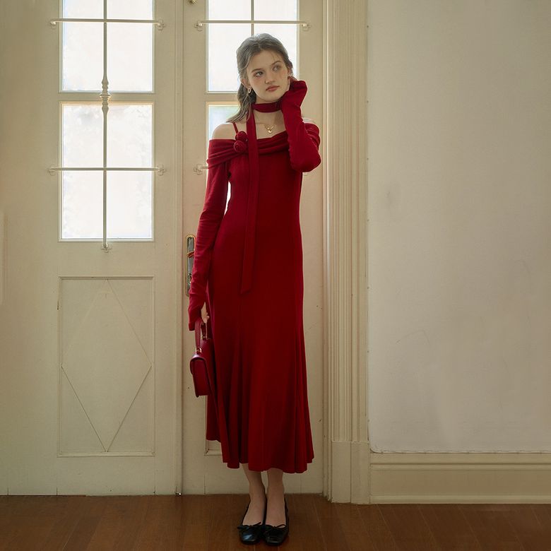 SR_Open-shoulder knit slim dress_RED