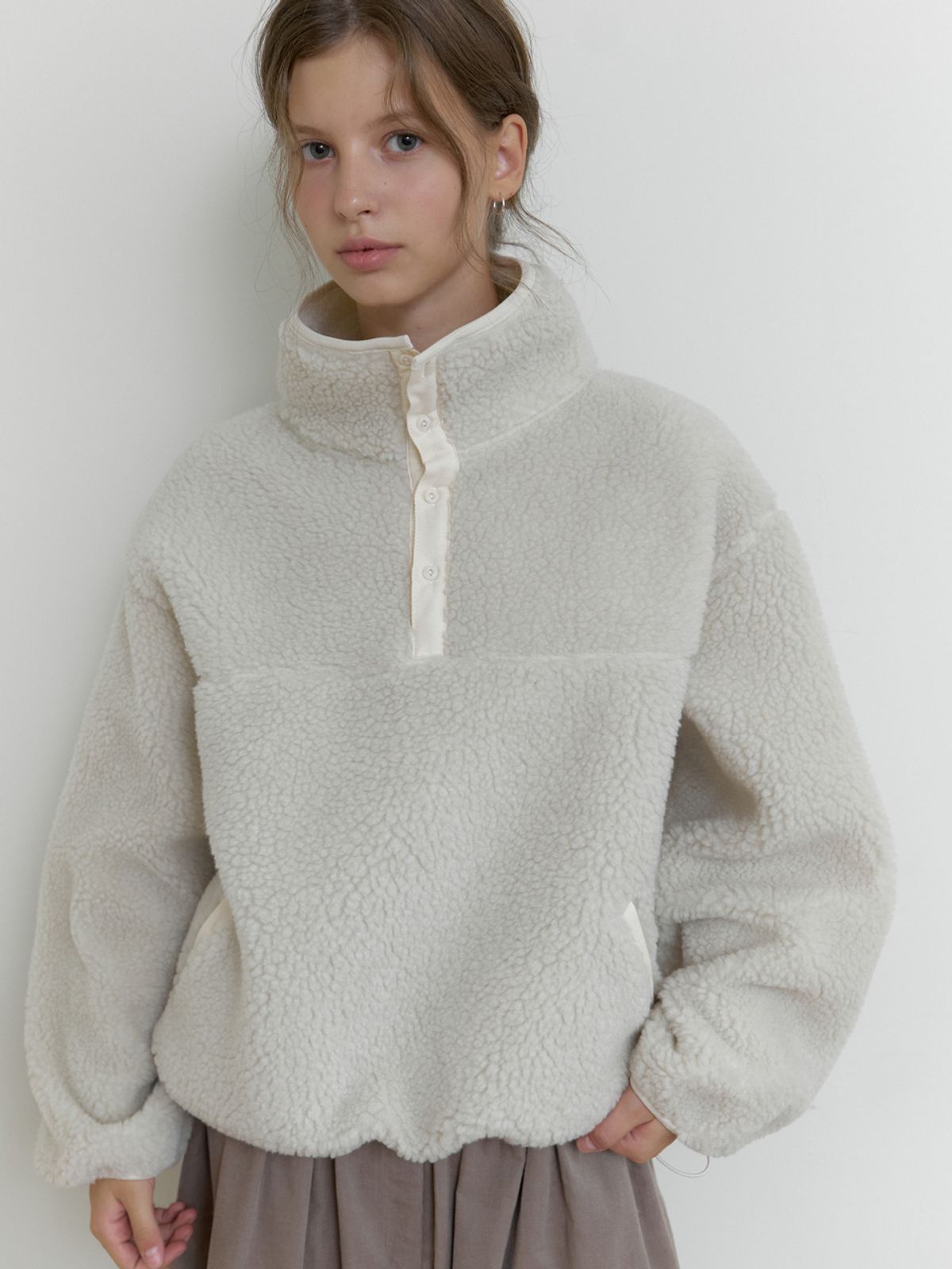 더미튼(THEMITTEN) Lobed fleece pullover (cream)