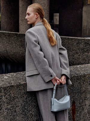 크레센트 숄더백 LW4AD1640_I9