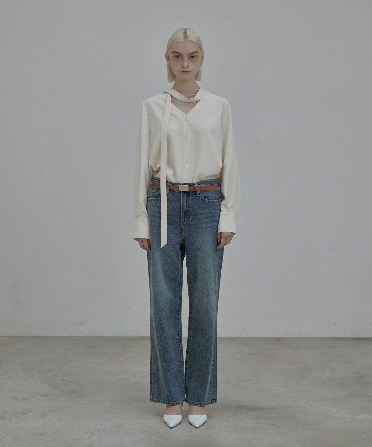 마우솔레움(MAU SOLEUM) Carter Straight Denim Jean - Mid Blue