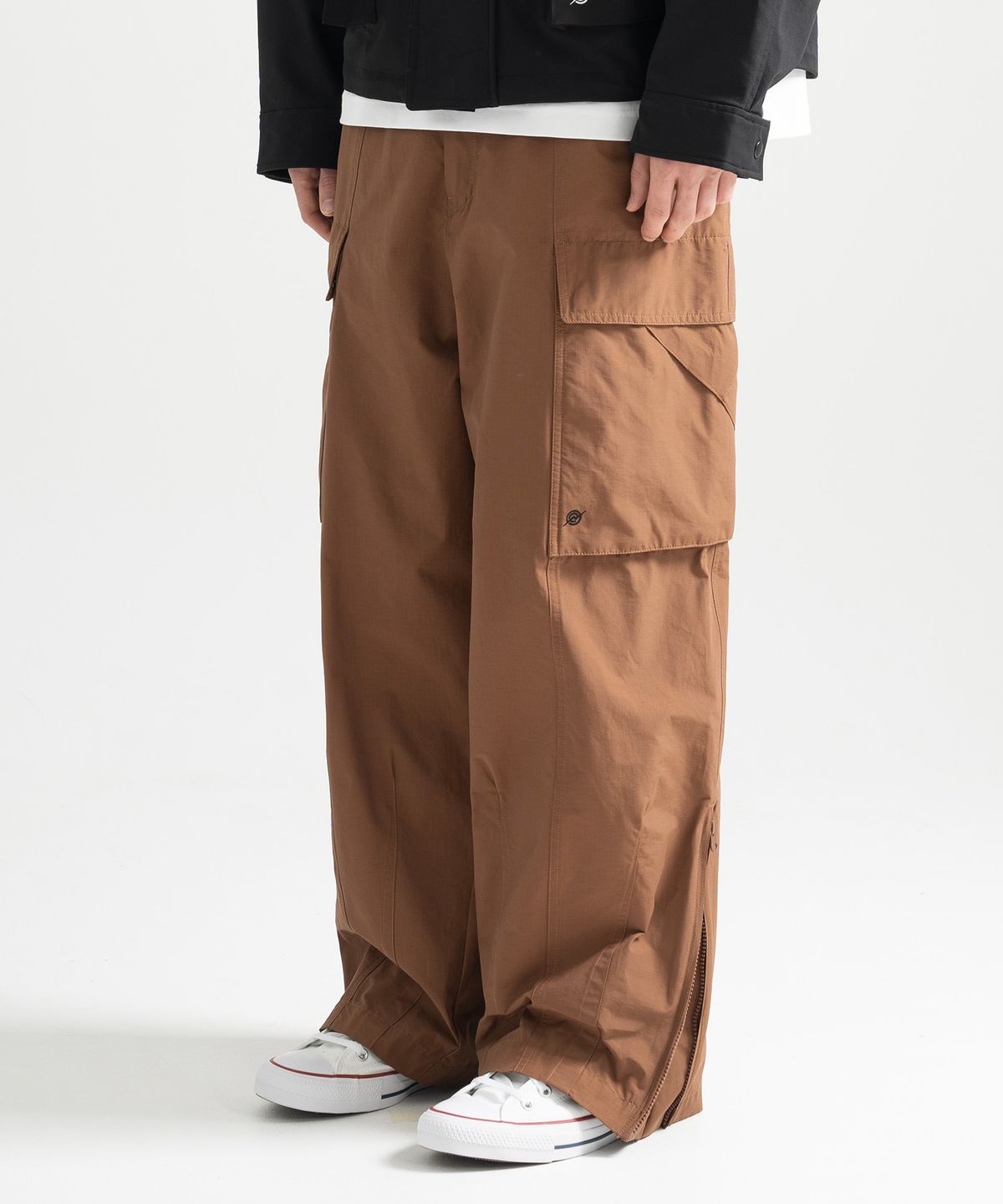 칼라파타르(KALAPATTHAR) Nylon RIB Wide Pocket Pants - CAMEL