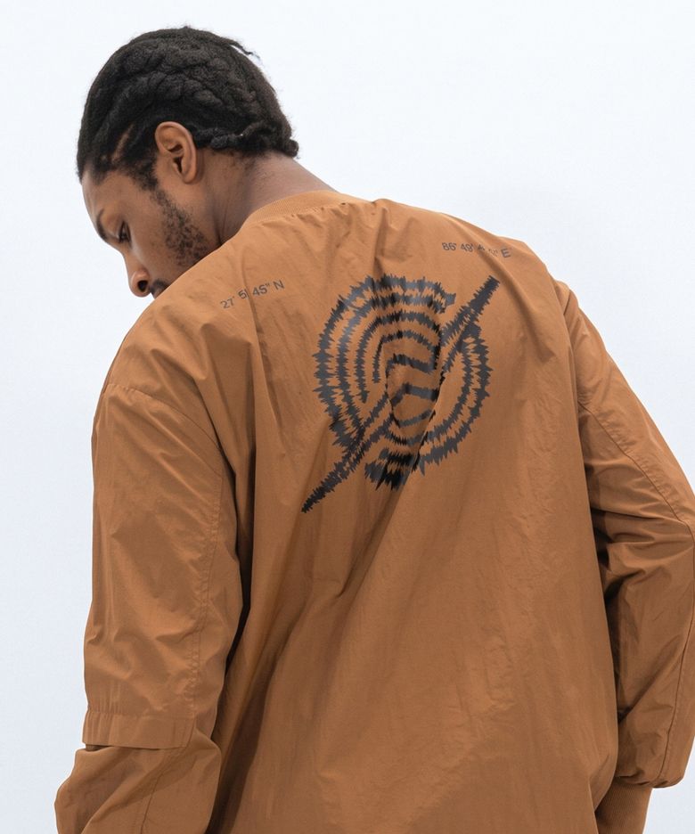 Nylon Zip Pocket Round Shirt - CAMEL