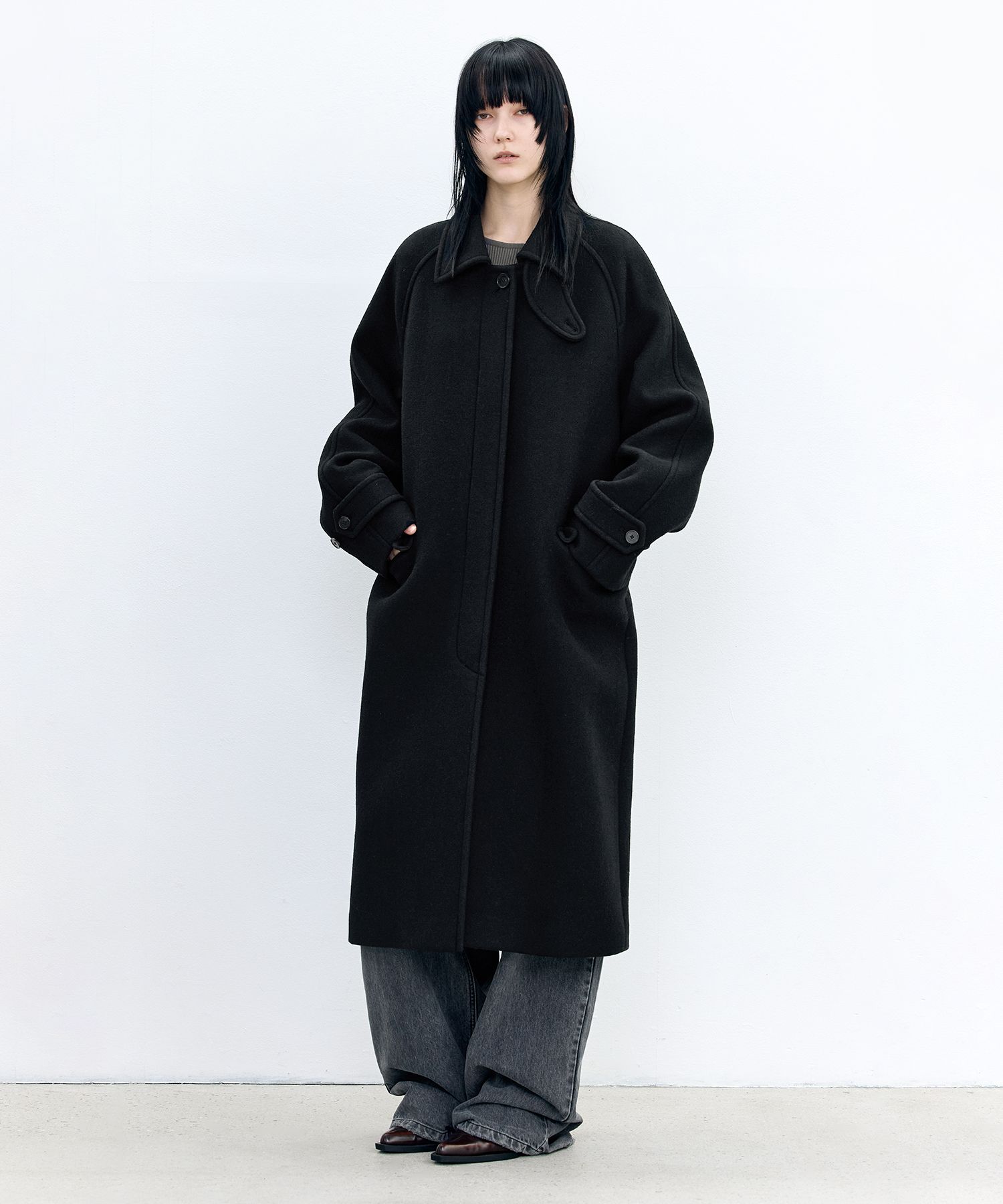 MUSINSA | INSILENCE WOMEN Classic Balmacaan Coat BLACK