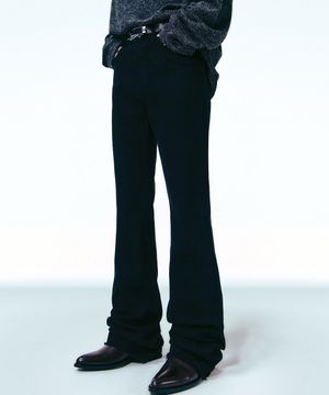 [0017] 데우스 블랙 부츠컷 데님