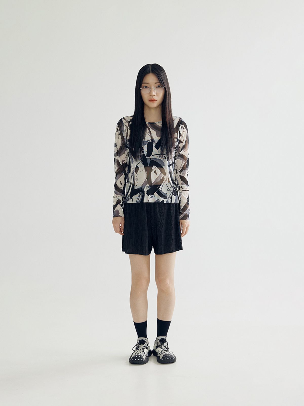 봄날 부티크(BOMNAL BOUTIQUE) 브러시 패턴 티셔츠 _ 시스루 블랙