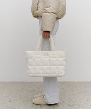 CLASSIC LOGO PADDING TOTE BAG ivory