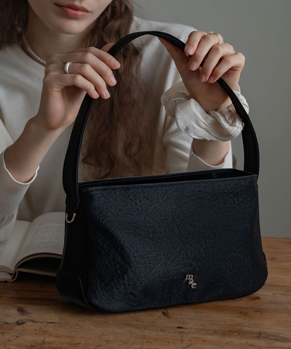 무쿠앤에보니(MUCU AND EBONY) Posh Bag _ Black
