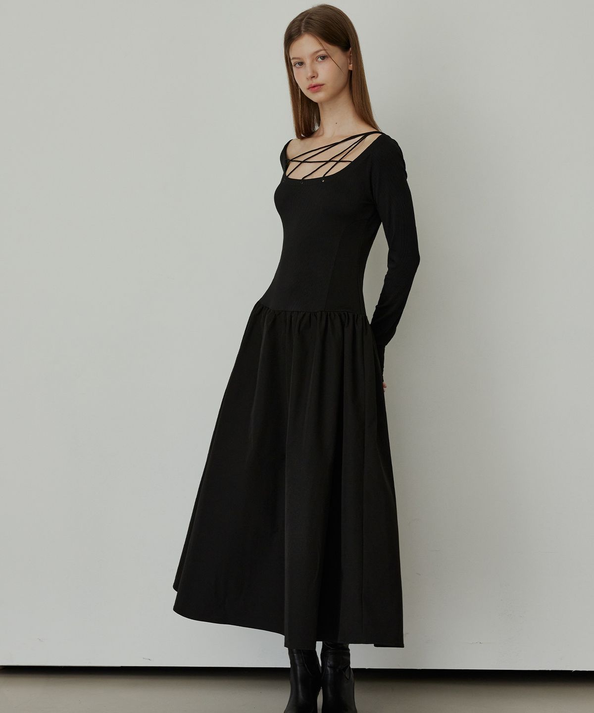 하이버넷(HYBERNAT) String Waist Stitch Long Dress - BLACK