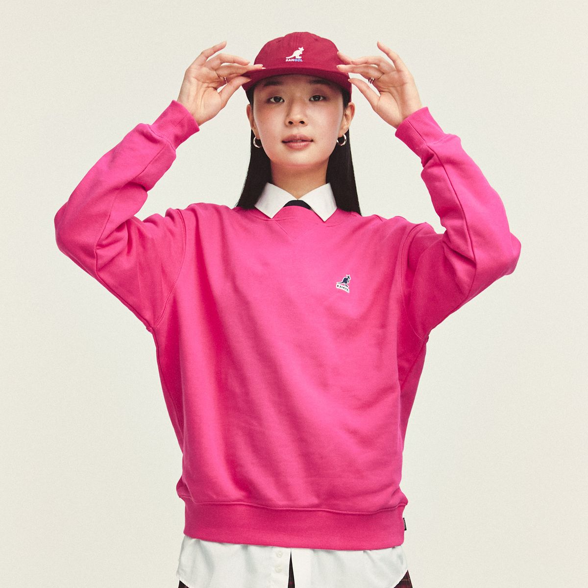 캉골(KANGOL) 브이노치 스웨트셔츠 1754 핑크