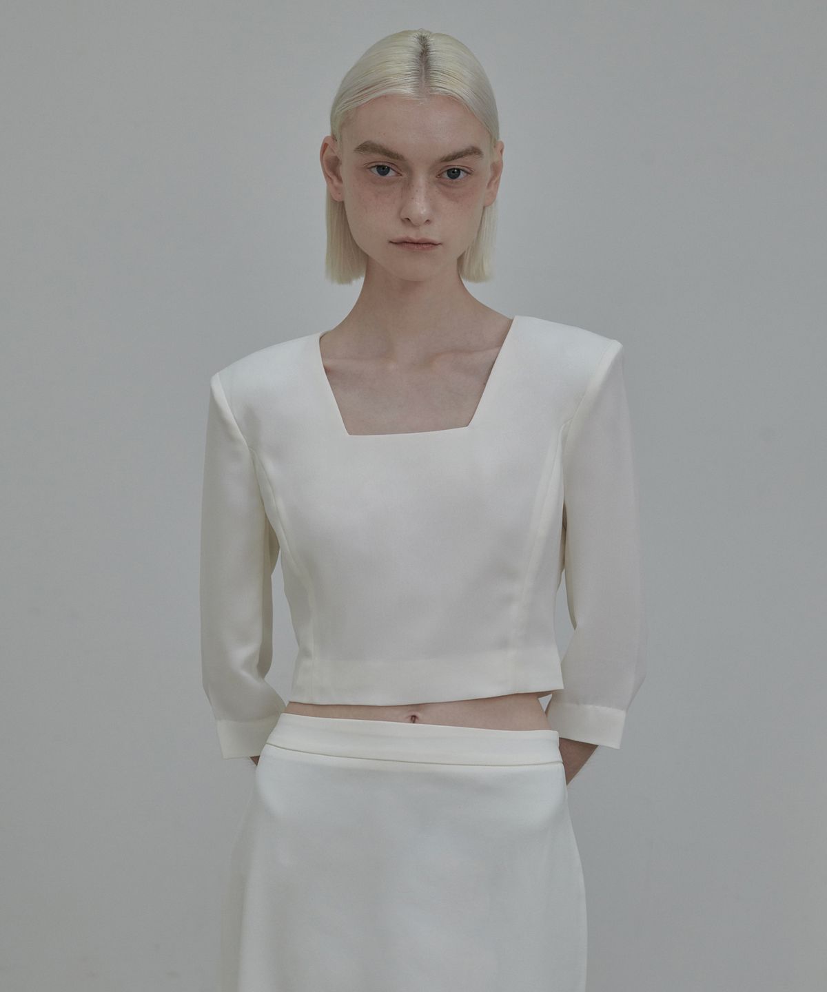 마우솔레움(MAU SOLEUM) Dominic Square Neck Blouse Top - Ivory