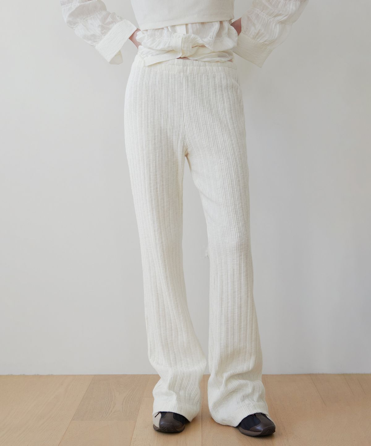 르바(LEVAR) Crepe Layered Slim Pants - Milky Cream