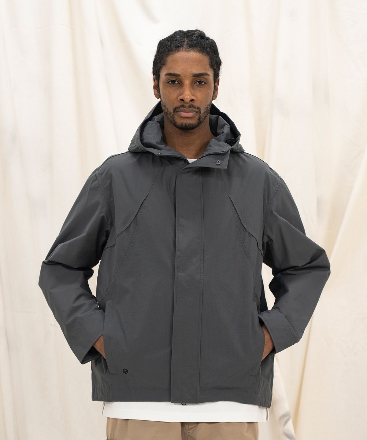 칼라파타르(KALAPATTHAR) Nylon RIB Flash Line Jacket - GREY
