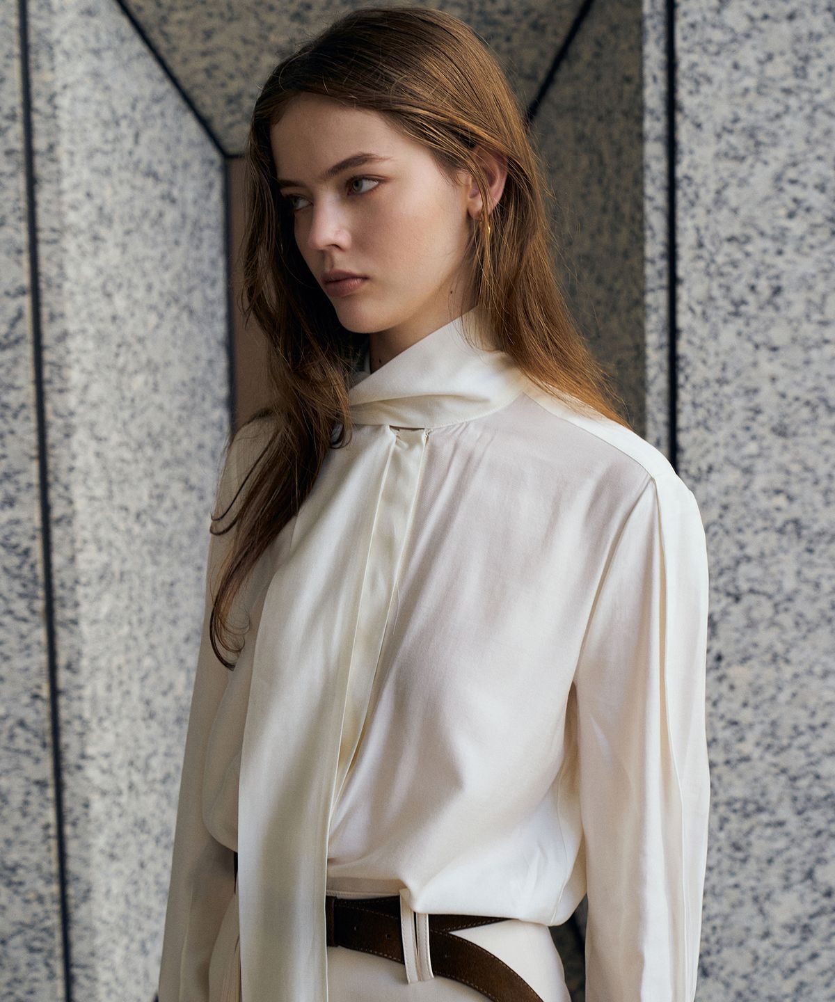 르네제이(RENEJ) Collar Scarf Tie Blouse