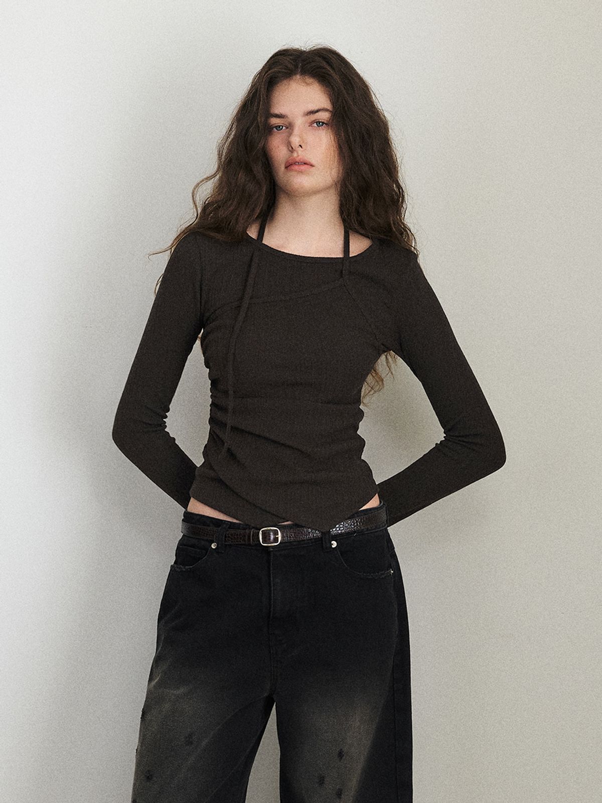 에트몽(ETMON) Layered Halter Strap T-Shirt, Brown
