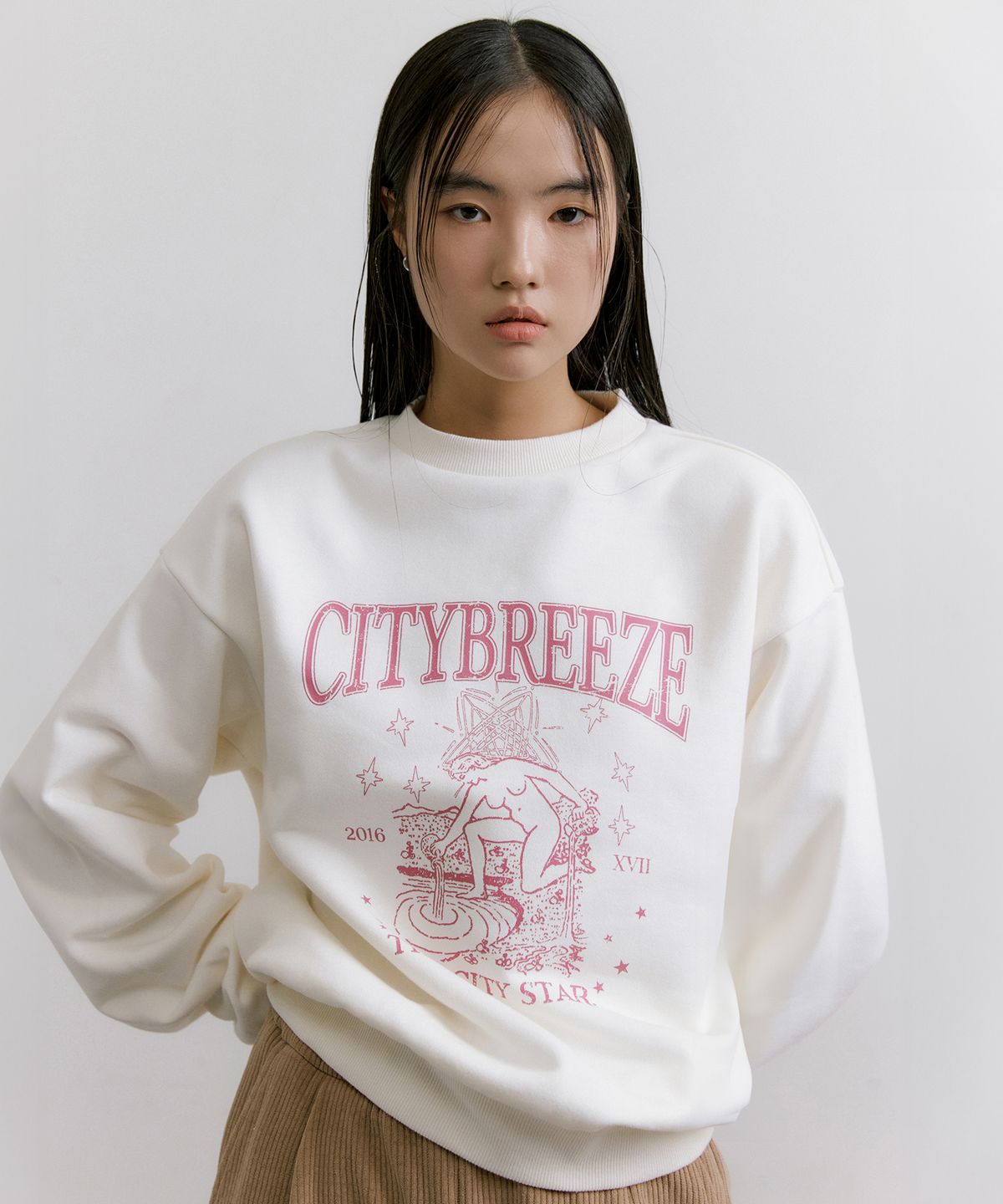 시티브리즈(CITYBREEZE) 에센셜 스탈릿 시티 그래픽 스웨트 셔츠_CREAM