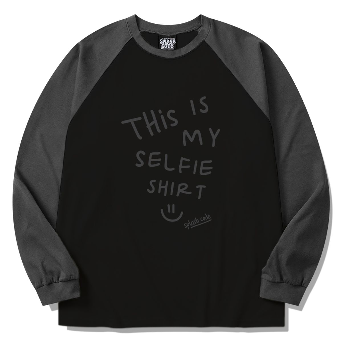 스플래시코드(SPLASHCODE) 래글런 롱슬리브 블랙 - 셀피 셔츠 두들(Selfie Shirt Doddle)