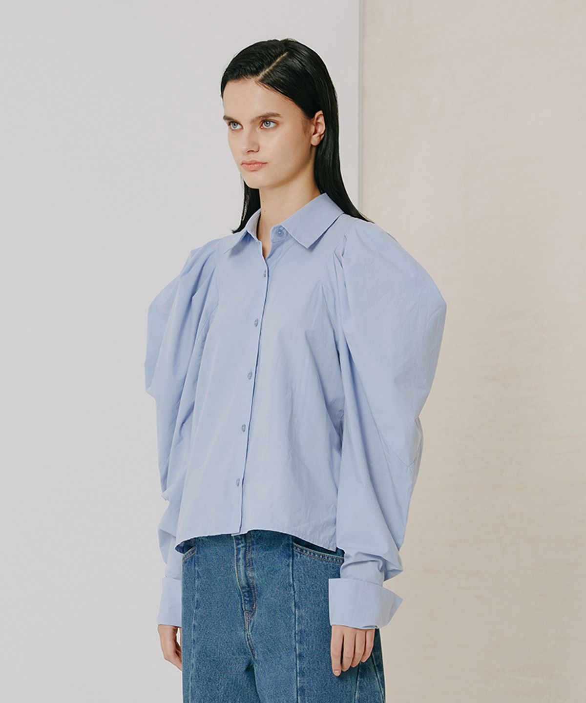 브이엔와이스튜디오(VNYSTUDIO) Shouder pleated detail blouse_YZALSN2