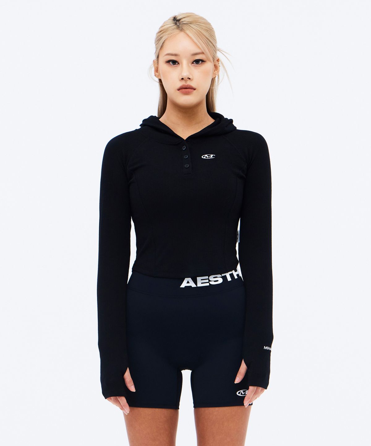 미학(MIHAK) 심볼 로고 리브드 크롭 후디 (BLACK)