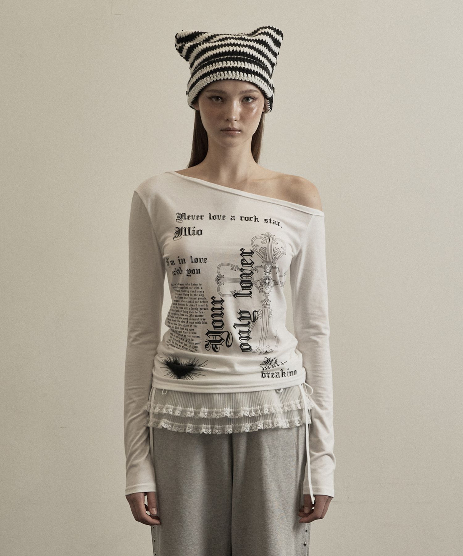 MUSINSA | ILLIO White lover one shoulder long sleeve