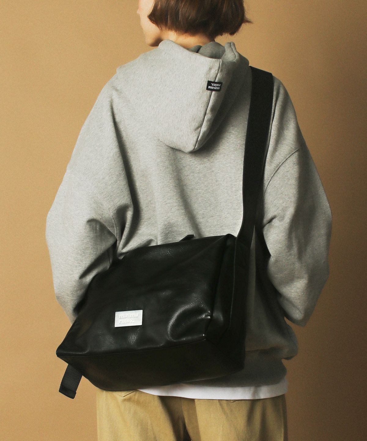 마스마룰즈(MASMARULEZ) 304 leather big square bag medium _ Black