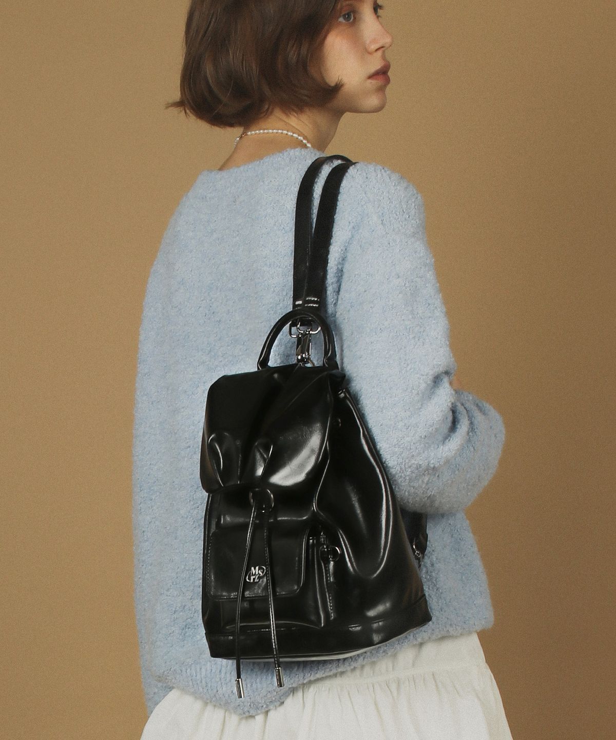 마스마룰즈(MASMARULEZ) Leather shirring  mini flap backpack _ Black