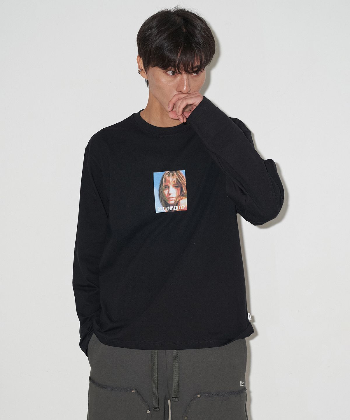 디셈버텐(DECEMBER TEN) 스퀘어 디티피 롱슬리브 블랙
