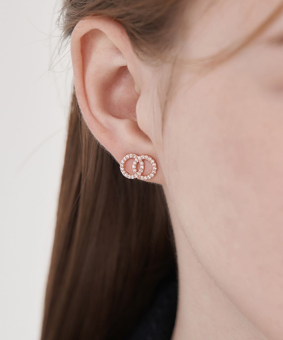 엘르주얼리(ELLEJEWELRY) 14K GF 투 써클 큐빅 귀걸이 ELGPEE540