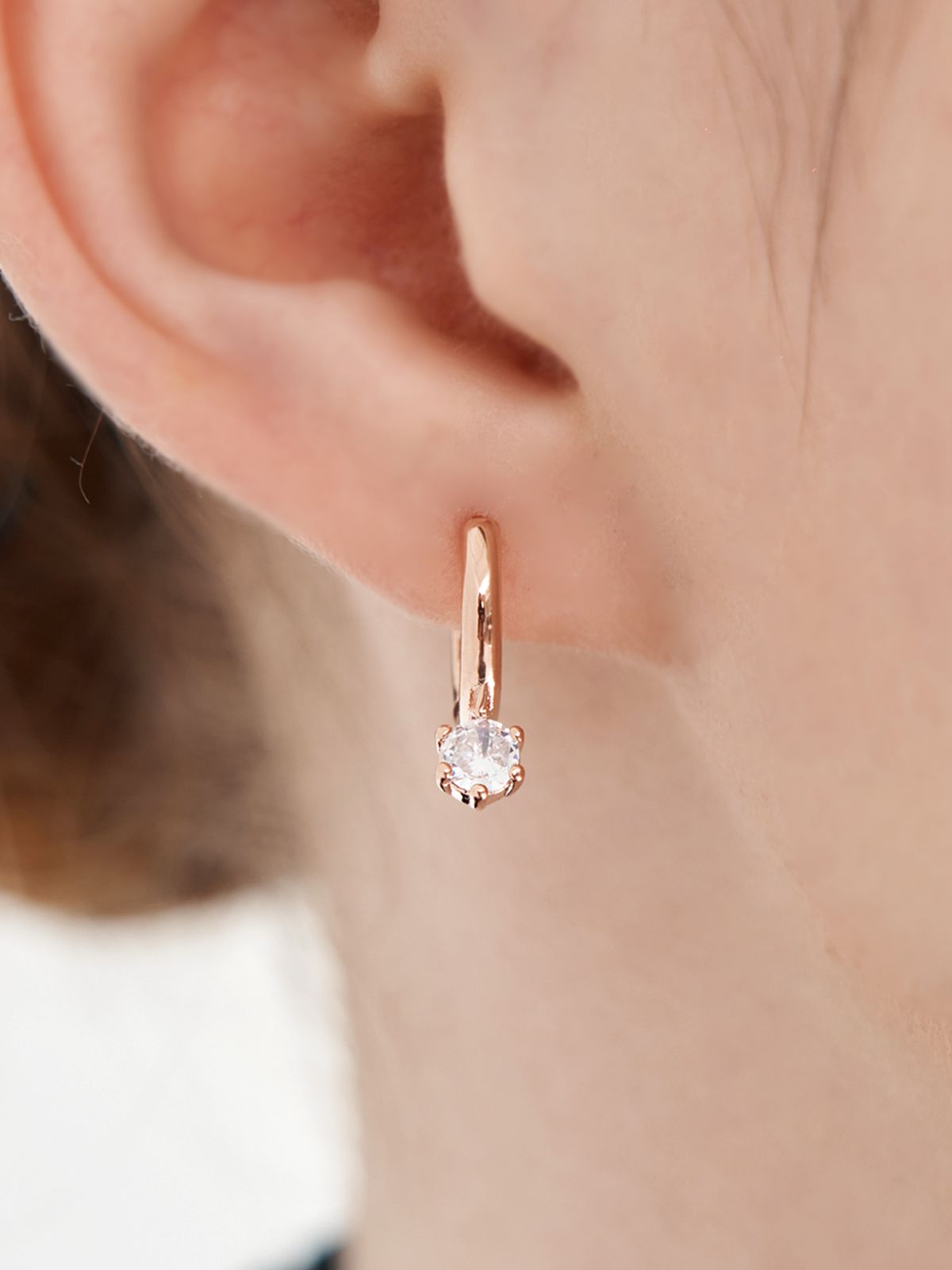 엘르주얼리(ELLEJEWELRY) 14K GF 베이직 큐빅 포인트 원터치 귀걸이 ELGPEE554