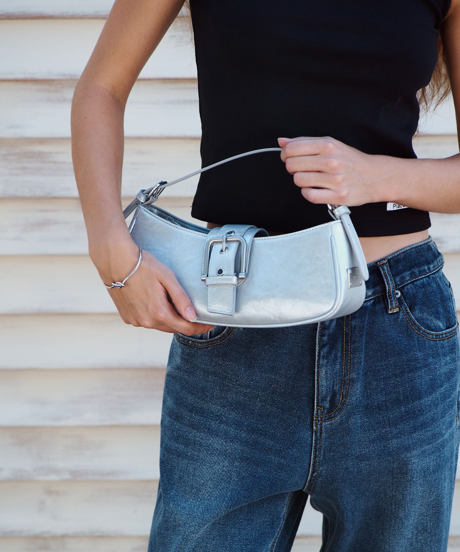 ショルダーバッグ・ポシェット MACOI Curve Buckle Hobo Mini Handbag Silver MUSINSA | MACOI Curve Buckle Hobo Mini Handbag [Silver]