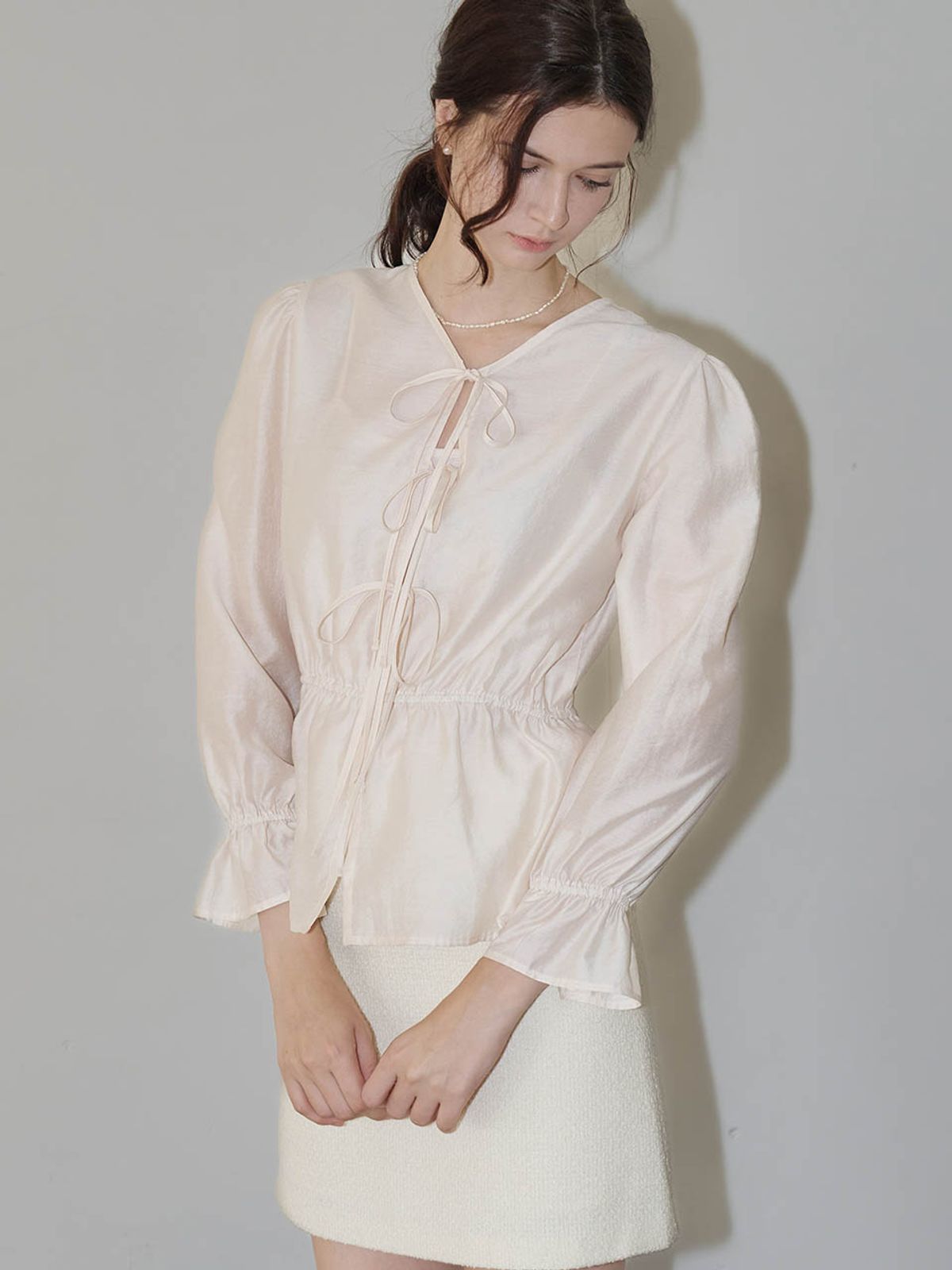 로트르드민(LAUTREDE MIN) Ella Ribbon Ivory blouse