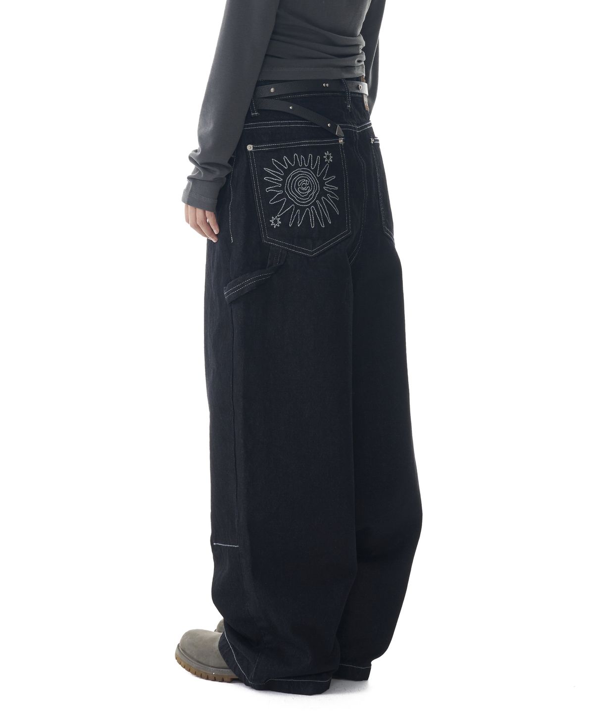 아캄(AAKAM) Needlework Carpenter Denim Pants (Black)