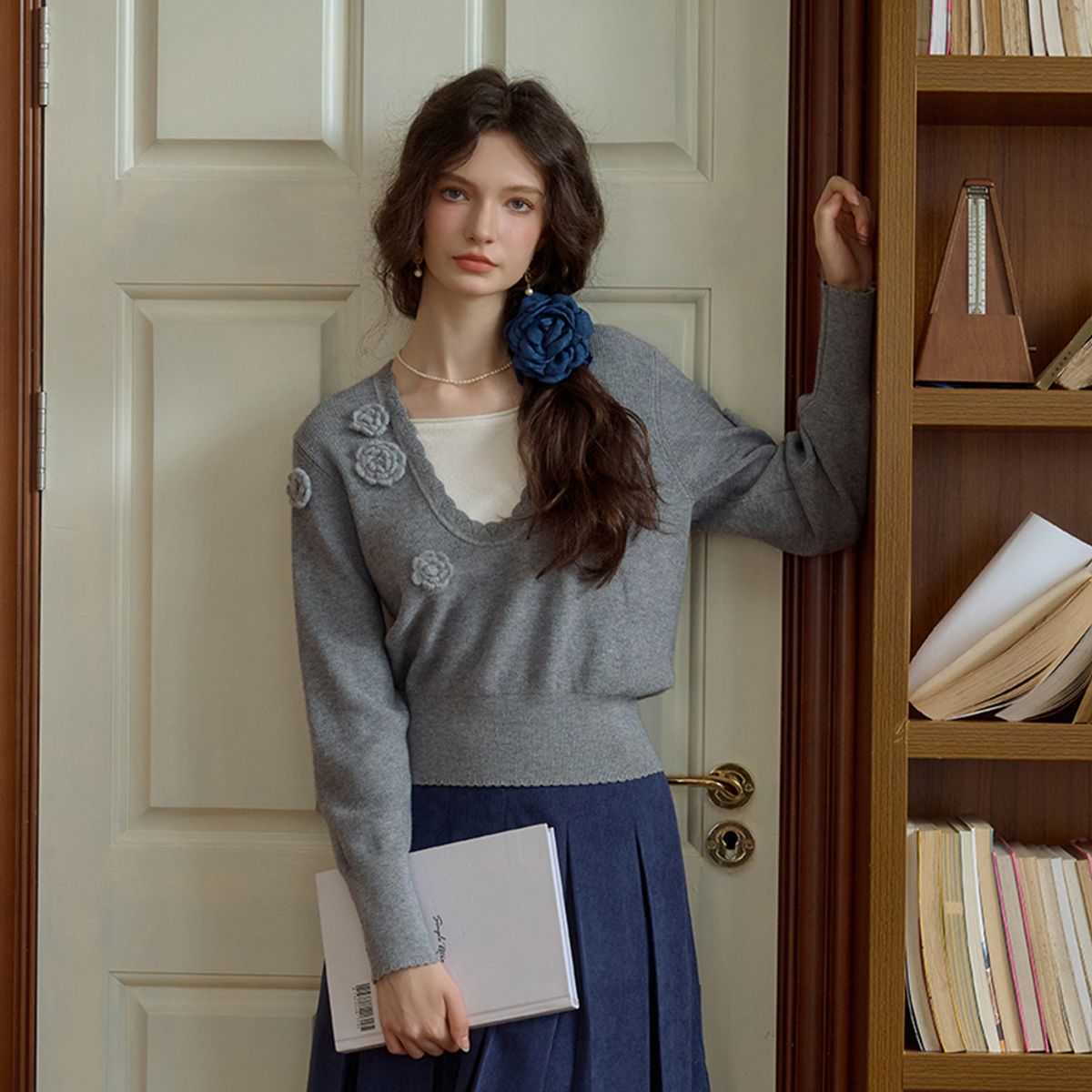 심플레트로(SIMPLE RETRO) SR_Flower fake two-piece knit sweater