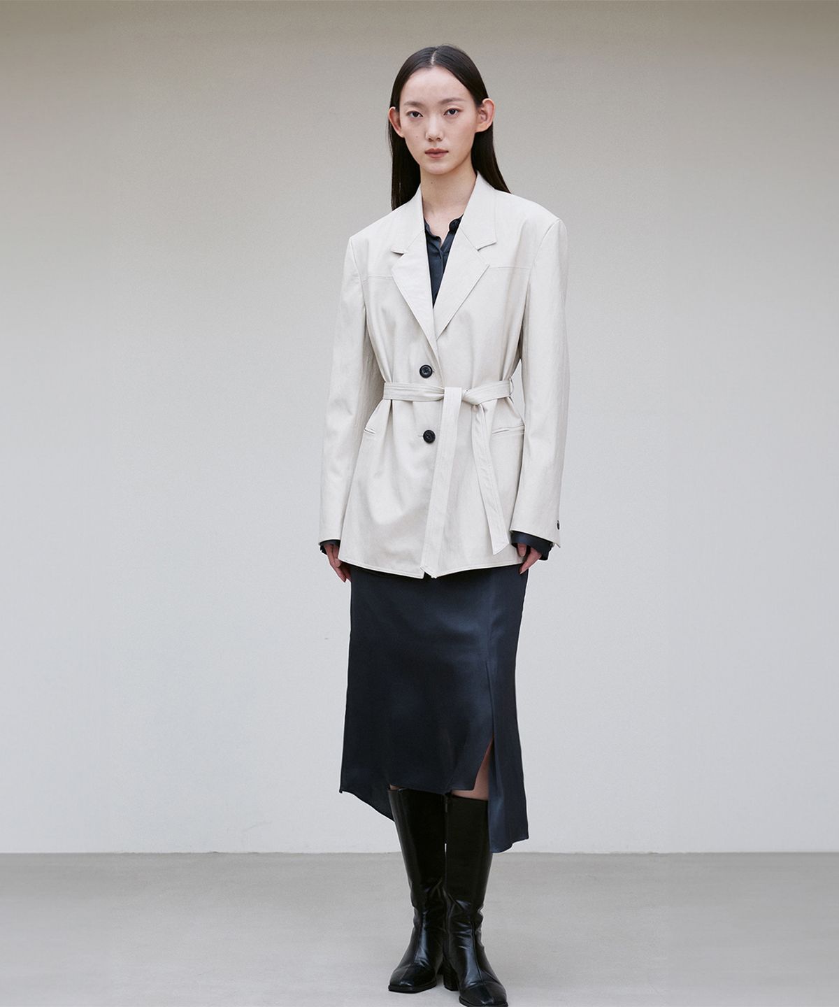 리이(RE RHEE) VEGAN LEATHER SINGLE BREASTED BLAZER CREAM
