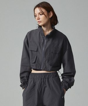 심볼 크롭 윈드 브레이커 챠콜