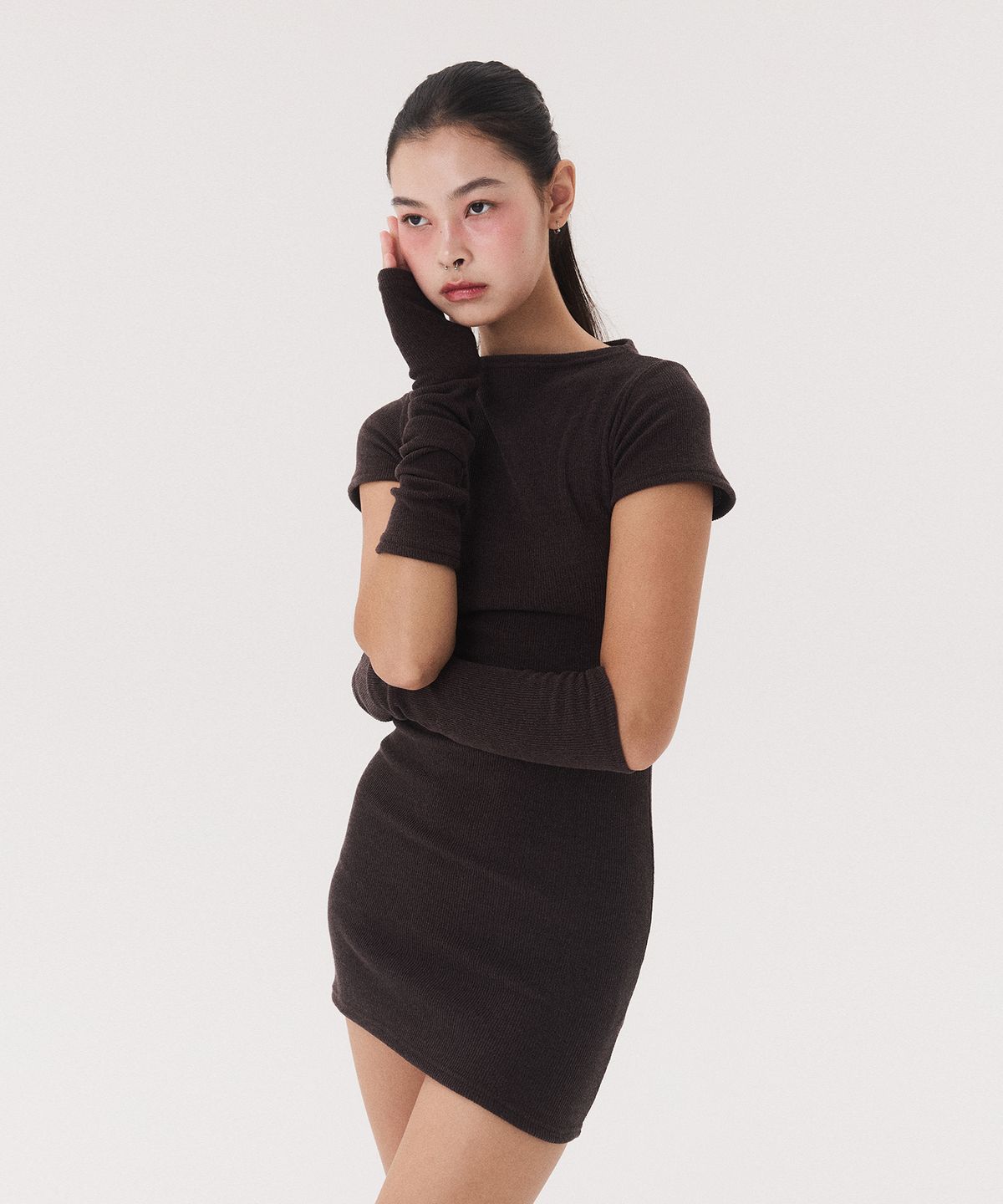 꾸아페(QUAFE) KNIT ONEPIECE & WARMER SET_brown